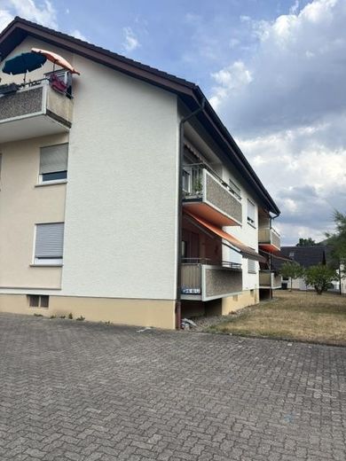 2 Zimmer Dachgeschoßwohnung mit Weitblick – Hausansicht