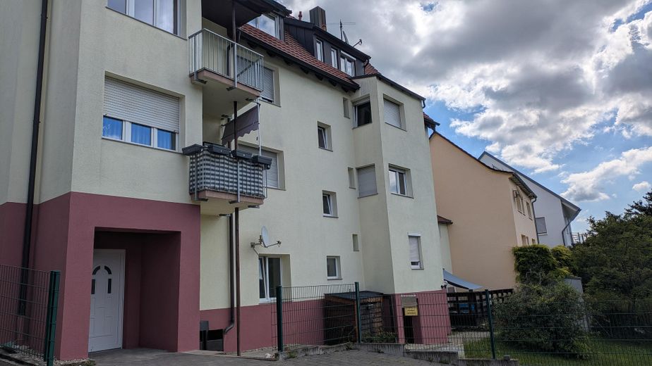 Barrierearme Gartengeschosswohnung mit separaten Eingang. – Haus Gartenseite