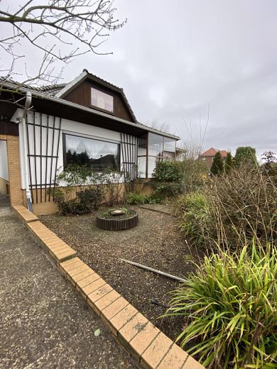 Renovierungsbedürftiges Einfamilienhaus mit großem Garten – Foto 5