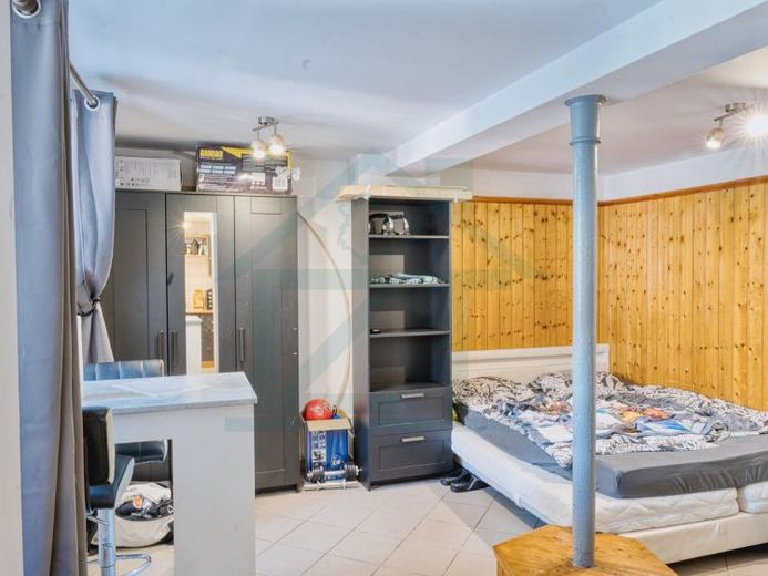 RESERVIERT / ANFRAGESTOP: 1-Raum-Wohnung mit Traumblick mitten in Kahlas Altstadt – फोटो 1