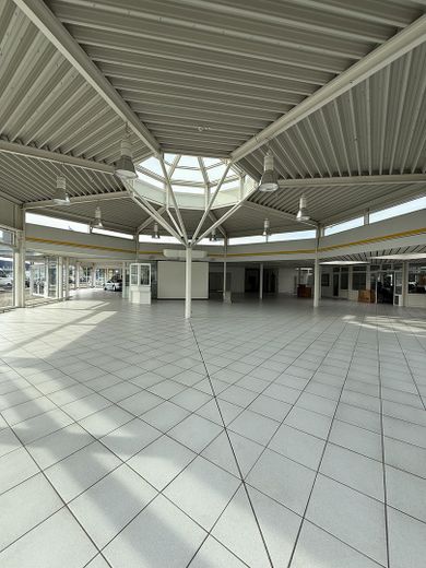 UN'OCCASIONE UNICA: 1.400 mq ex concessionaria auto + 900 mq di area esterna - subito disponibile! – Foto 3