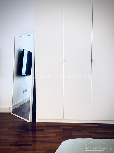 Sehr helles, gemütlich möbliertes 1-Zimmer-Apartment in der Theresienstraße – ca9041f1a3d4fe14f7cd31136081874fecba045a.jpg