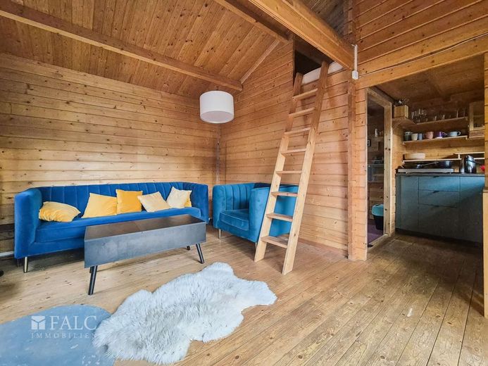 Baugrundstück mit schönem Wochenendbungalow - FALC Immobilien – Wohnzimmer und Küche
