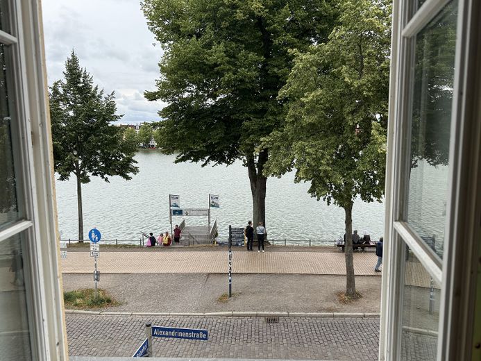Licht, Wasser, Altbau – Traumwohnung in Schwerins Bestlage am Pfaffenteich – Foto 25