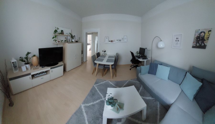 Sehr schönes 3 Fam.- Haus, große Balkone – EG Wohnen 2