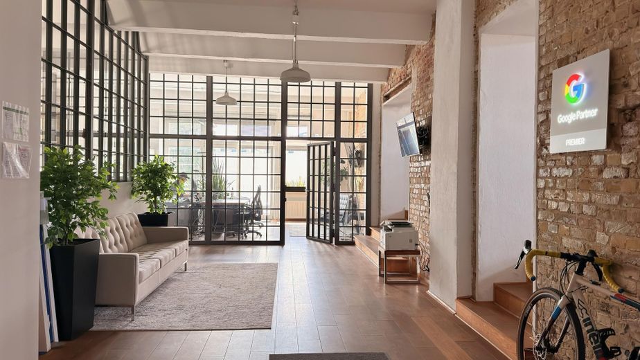 Großzügige Loft-Bürofläche in Kreuzberger Top-Lage Nähe Paul-Lincke-Ufer – Eingangsbereich