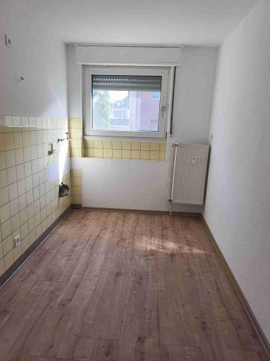 Heidestr. 5  Zemin kat sağ Daire 2: Balkonlu, yeni yenilenmiş 3 odalı daire – Küche