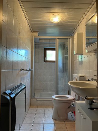 !Provisionsfrei! Heddesdorfer Berg! Souterrainwohnung! – Bad