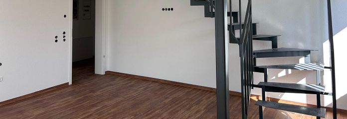 Blick vom Esszimer zur Treppe