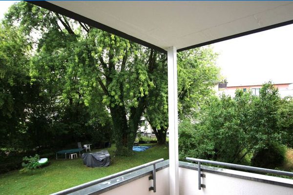 Gepflegte, renovierte 3,5 Zi. Wohnung mit Aufzug, Balkon u. Garage in Allensbach!