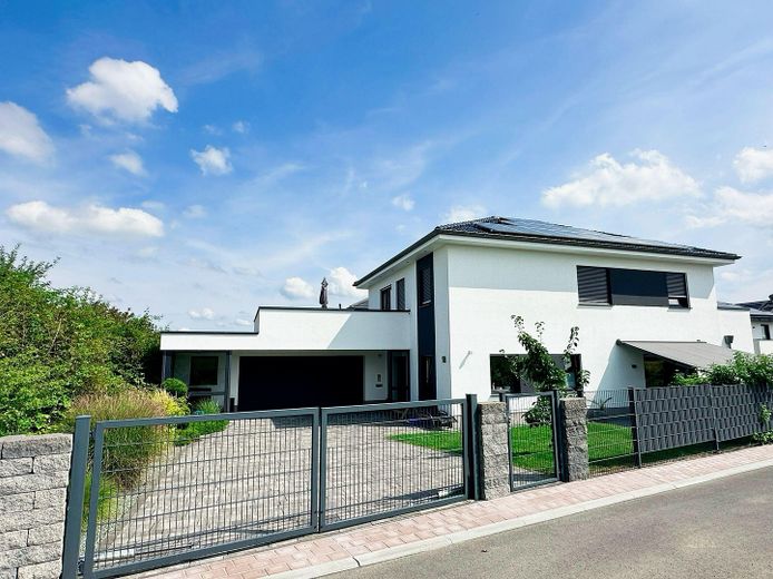 Stadtvilla mit unverbaubaren Blick zum Herkules und Dörnberg – Stadvilla "Außenansicht"