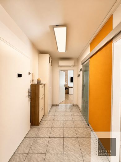 RESERVED - Bright air-conditioned apartment with large loggia in a forest-edge location – Diele