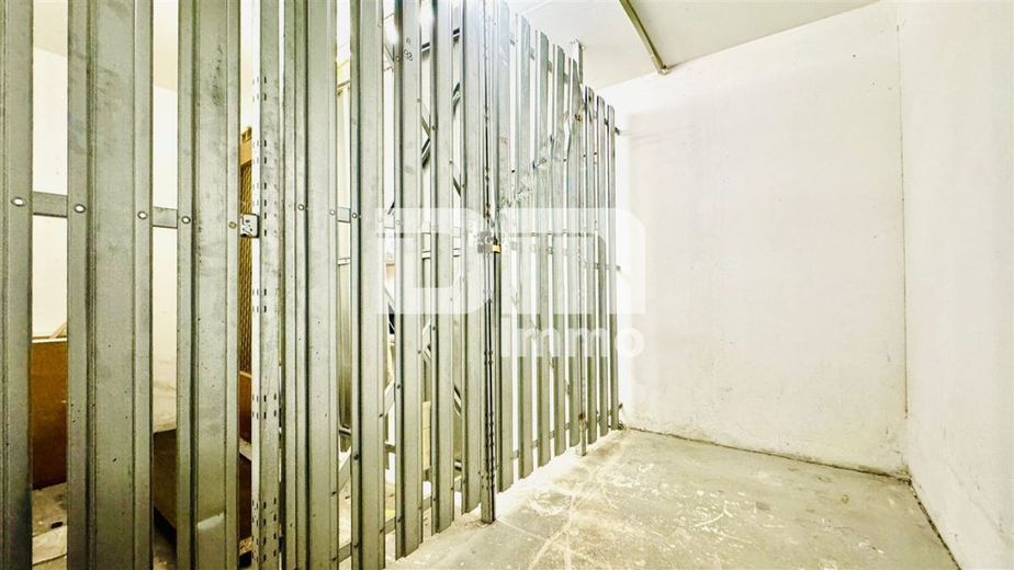Kompaktes Apartment BJ 1991 im Souterrain in ruhiger Wohnanlage – Kellerabteil