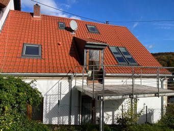Dachgeschosswohnung mit Balkon und neu saniertem Badezimmer – So ist ihr Balkon