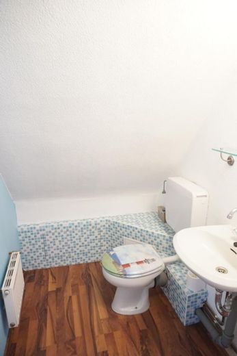*Ehemals Unternehmervilla...jetzt Ihr neues Zuhause - TOP gepflegtes Einfamilienhaus* – DG WC