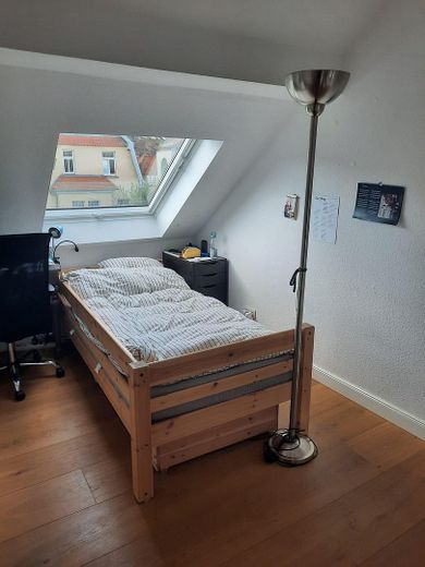 Exklusive und großzügige 5-Zimmer-Maisonettewohnung mit Balkon – Gastzimmer 3 DG