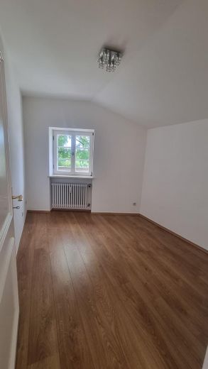 Sehr schöne, ruhige Wohnung in Top-Lage – Arbeitszimmer