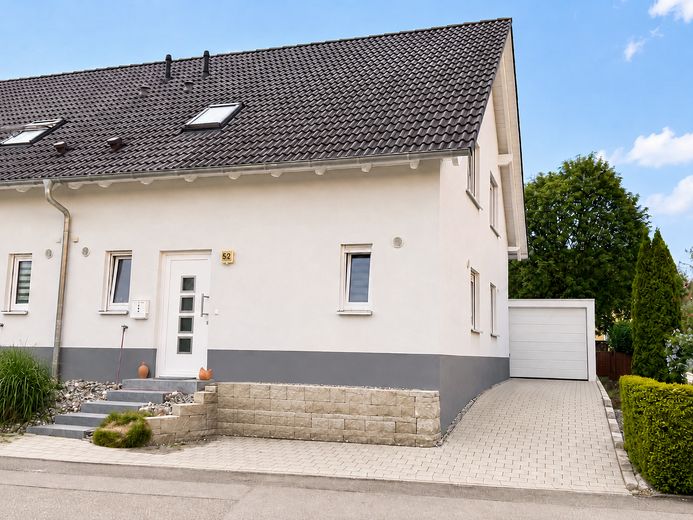 Moderne Doppelhaushälfte mit Garten in Bietingen – Foto 3