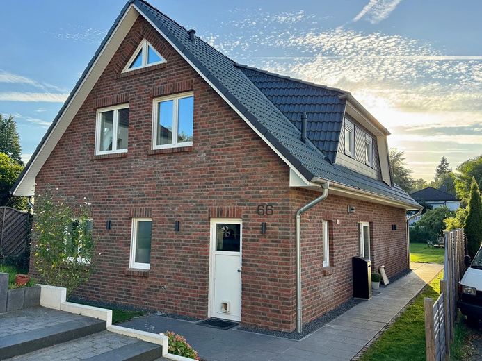 Familienglück am Heiderand – Neubau 2022 mit großem Garten – Foto 1