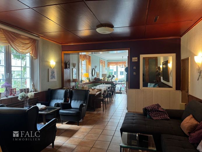 Außergewöhnliche Immobilie mit Gastronomie, Hotel und Wohneinheit – Restaurant