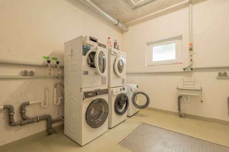 Kapitalanlage! Komfortable 2,5-Zimmer-Wohnung mit Balkon und TG-Stellplatz – Wasch- und Trockenraum