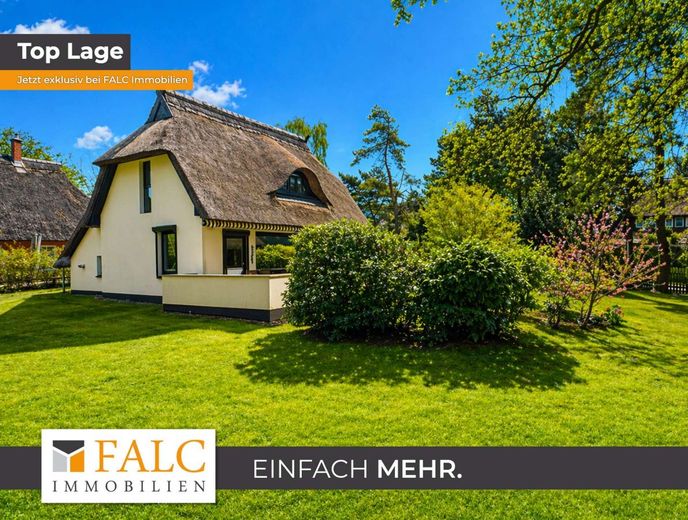 ***Erste Reihe, Reetdach, Ostsee - exklusives Ferienhaus in Ahrenshoop*** – Hofansicht