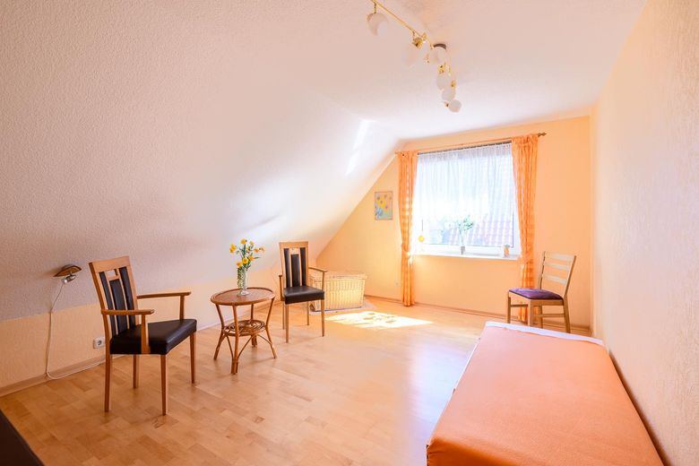Einfamilienhaus in Ostseenähe von privat zu verkaufen – Zimmer 3 (OG)