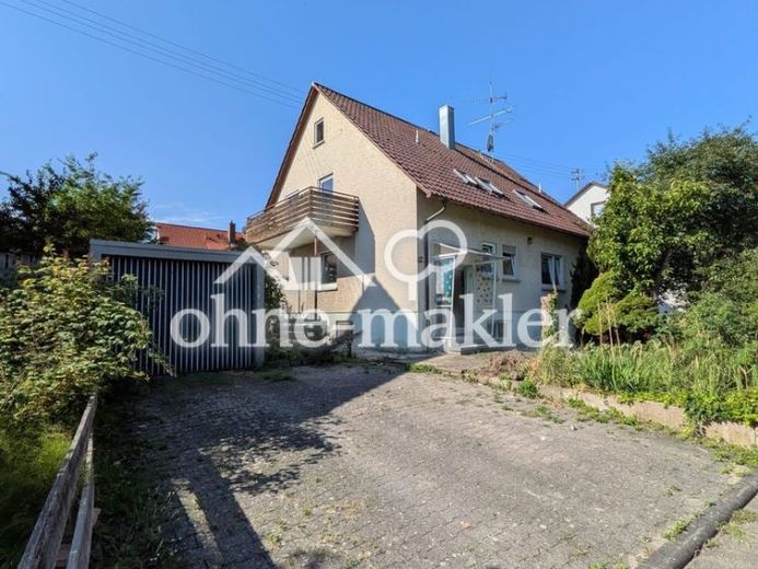 Sanierungsbedürftiges 2-Familienhaus in ruhiger Lage mit großem Garten – Foto 1