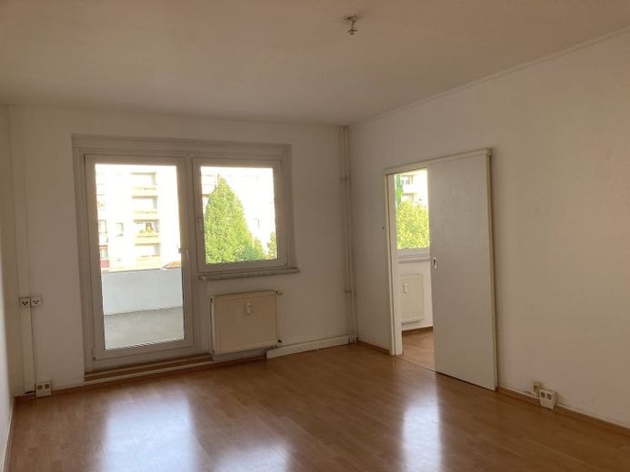 Stilvoller Einstieg: Singlewohnung mit Fensterküche und Wannenbad – फोटो 1