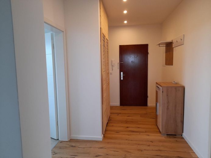 ++TOP renovierte 4 ZKB++großer Südbalkon++2 Bäder++Küche++möbliert – Foto 9