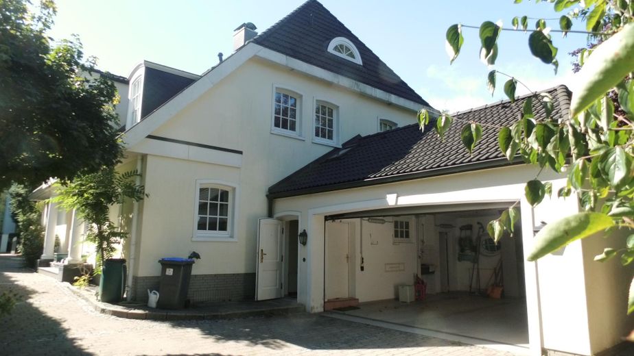 Herrschaftliche Villa am Ende einer elbnahen Sackgasse in Othmarschen – Doppelgarage
