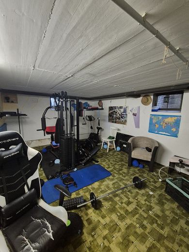 Casa para 2 familias en una zona tranquila – Foto 12