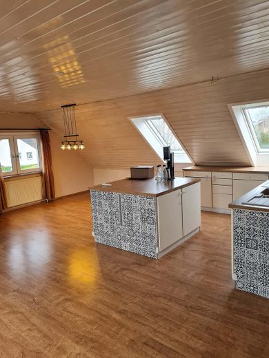 Küche und Essbereich DG