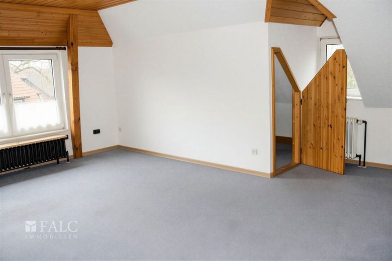 Mehrfamilienhaus mit 4 Wohnungen - Eigennutzung &amp; Kapitalanlage kombinierbar – Wohnzimmer 2