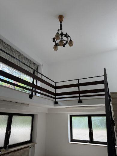 قريب من المركز: منزل سكني مع معرض/ورشة، شقة ملحقة.  & حديقة طبيعية حالمة (834 qm) – Gallerie