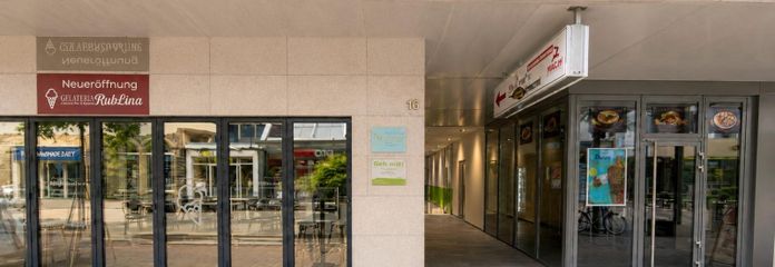 Retail space in arcade, prime city-center location, August Ruf Straße, Singen