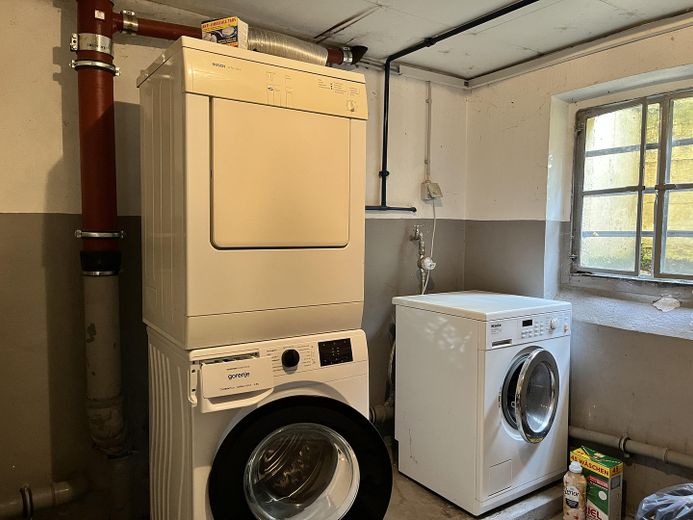Top renovated 2-room apartment with balcony, car parking space - ready to move in immediately – Foto 19