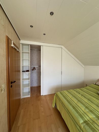 Двоквартирний будинок у Pfungstadt-Esb./Eich на продаж – begehbarer Kleiderschrank