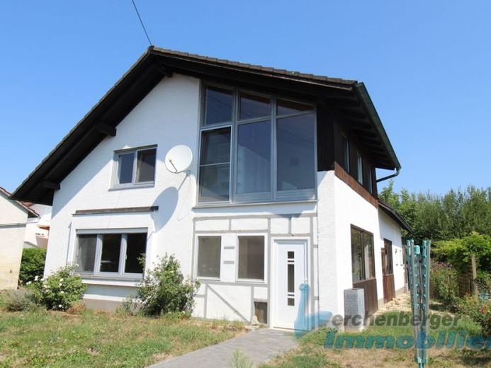 Grande casa unifamiliare per due generazioni con giardino a Eichendorf – Photo 1