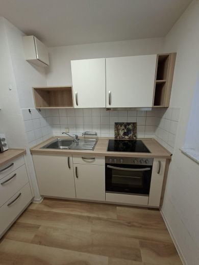 ¡Encantador apartamento pequeño en vivienda tutelada: sin comisión y listo para ocupar! – Küche
