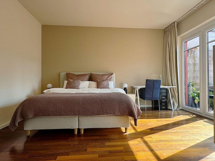 Penthouse exclusif dans le quartier belge – Un logement meublé avec style, calme et lumière – Großes Schlafzimmer