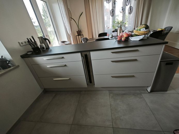 Ekskluzywne mieszkanie na ostatnim piętrze z 4 pokojami i dużym balkonem – Küchenmöbel evtl. Übernahme