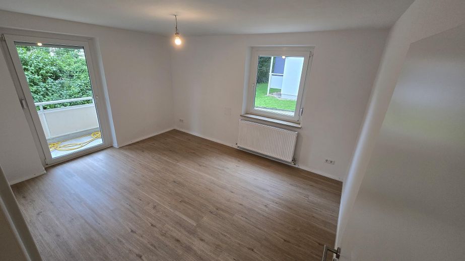 Luminoso e moderno appartamento di 3 locali – Wohnzimmer