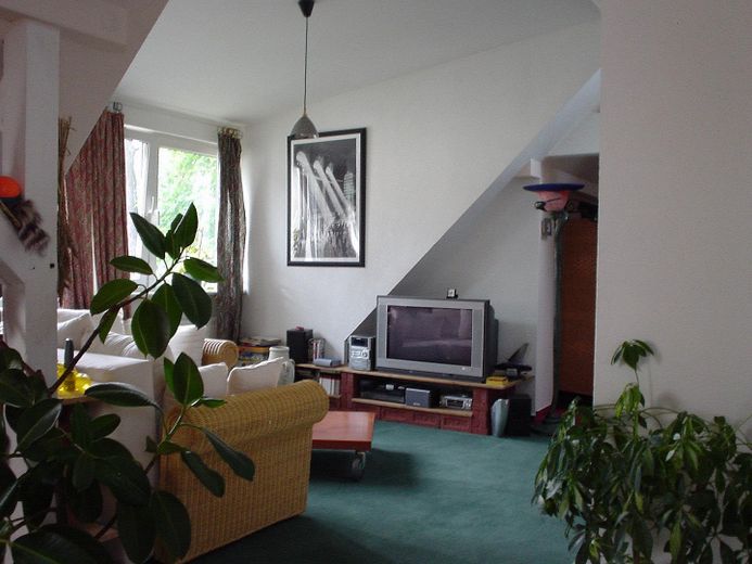 Provisionsfrei: Freistehendes Zweifamilienhaus im grünen Berlin-Heiligensee – DG Wohnung Wohnzimmer