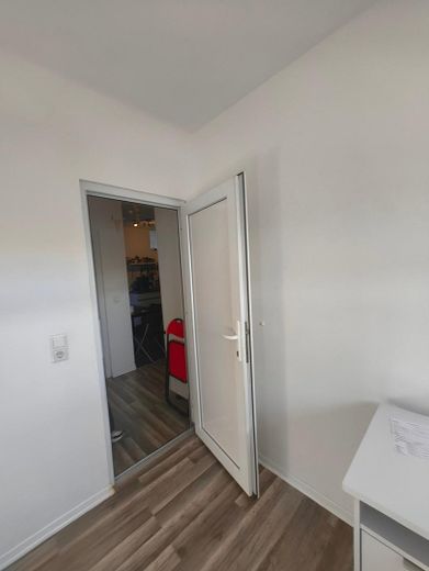 Inversión de capital: 5 habitaciones + plaza de aparcamiento, 8,5 % de rentabilidad bruta, potencial de ampliación del ático – Foto 37