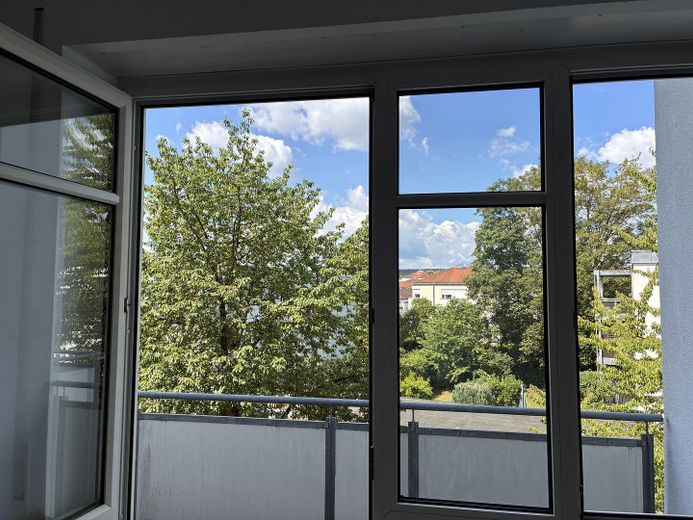 Vollsanierte Dachterrassen-Maisonette Wohnung in Regensburger Bestlage – Blick vom Wohnzimmer