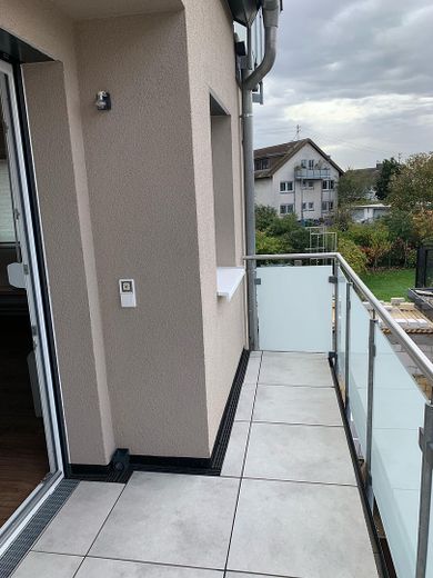 Wohnungen im 1 OG 80m² – Südwestbalkon mit Blick nach W