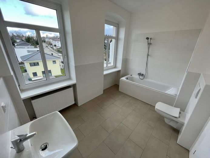 Appartamento moderno e luminoso di 2 locali con bagno moderno! – Foto 1
