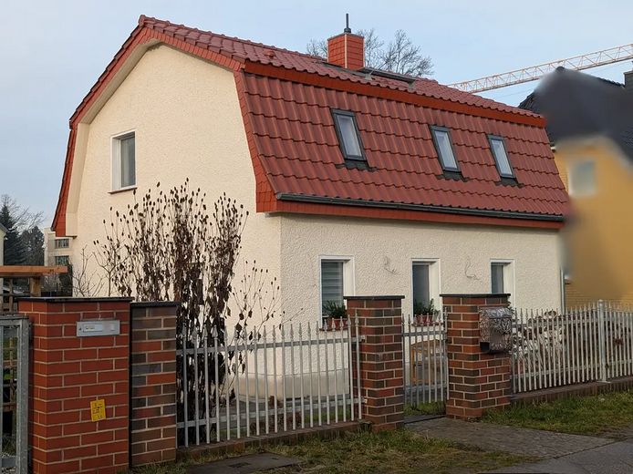 Hausansicht von der Straße