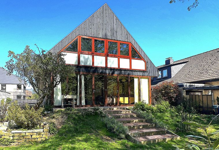 Energieeffizientes Haus in Hannover-Bothfeld von Privat - 758.000 € VB – Rückansicht vom Garten aus